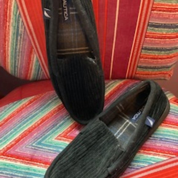 Nautica Slippers, Black corduroy, size 9, Clean rubber sole, Brand New Conditon! - Picture 5 of 5